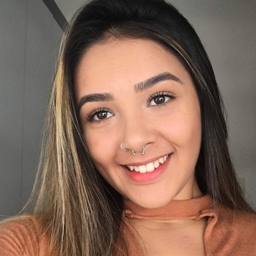 Fernanda Lopes profile